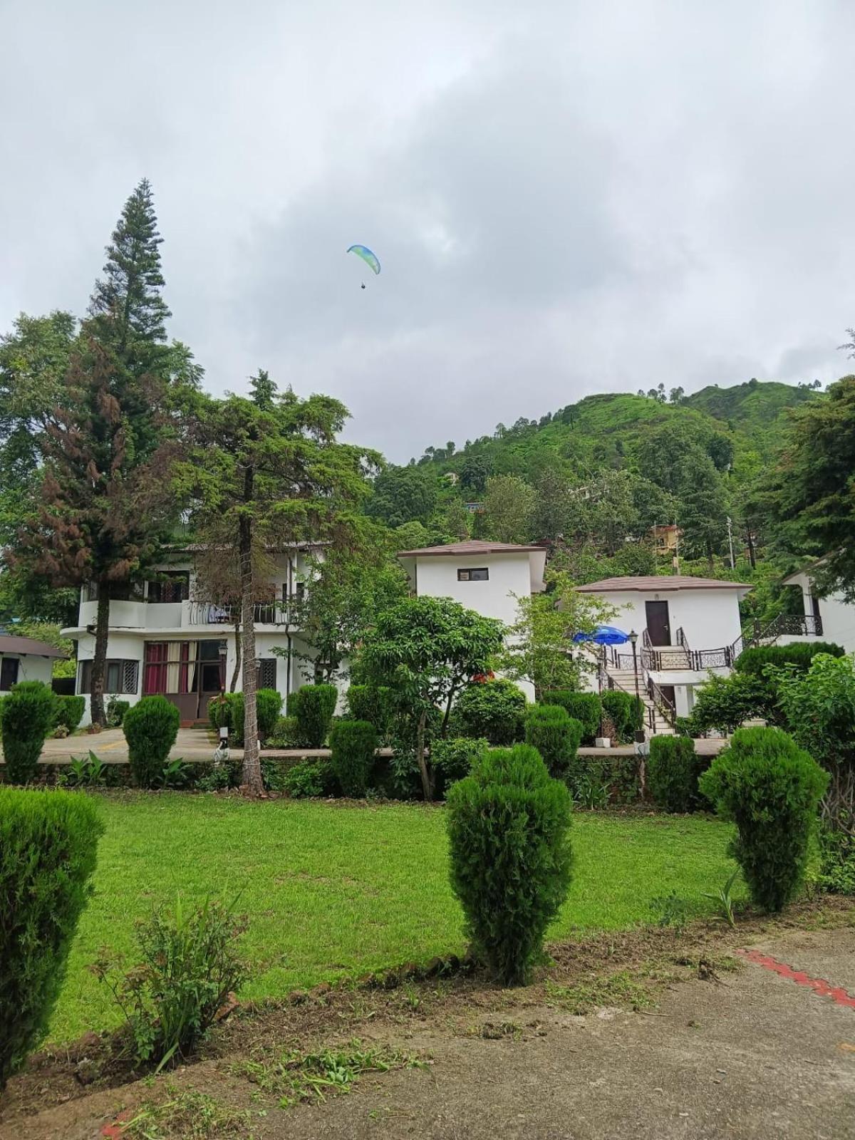 Shikha Resort Ewentbliz Bhīm Tāl Kültér fotó