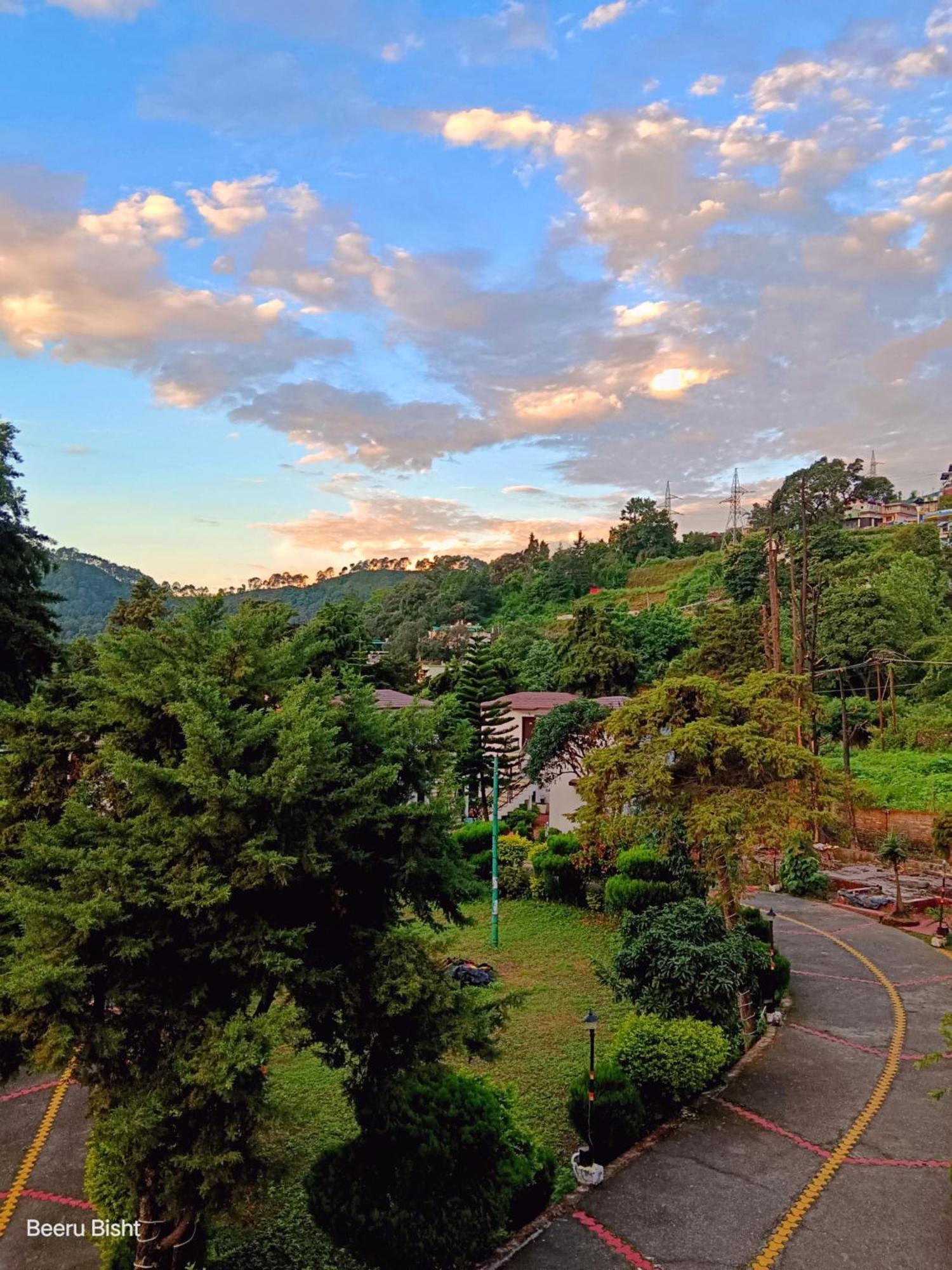Shikha Resort Ewentbliz Bhīm Tāl Kültér fotó