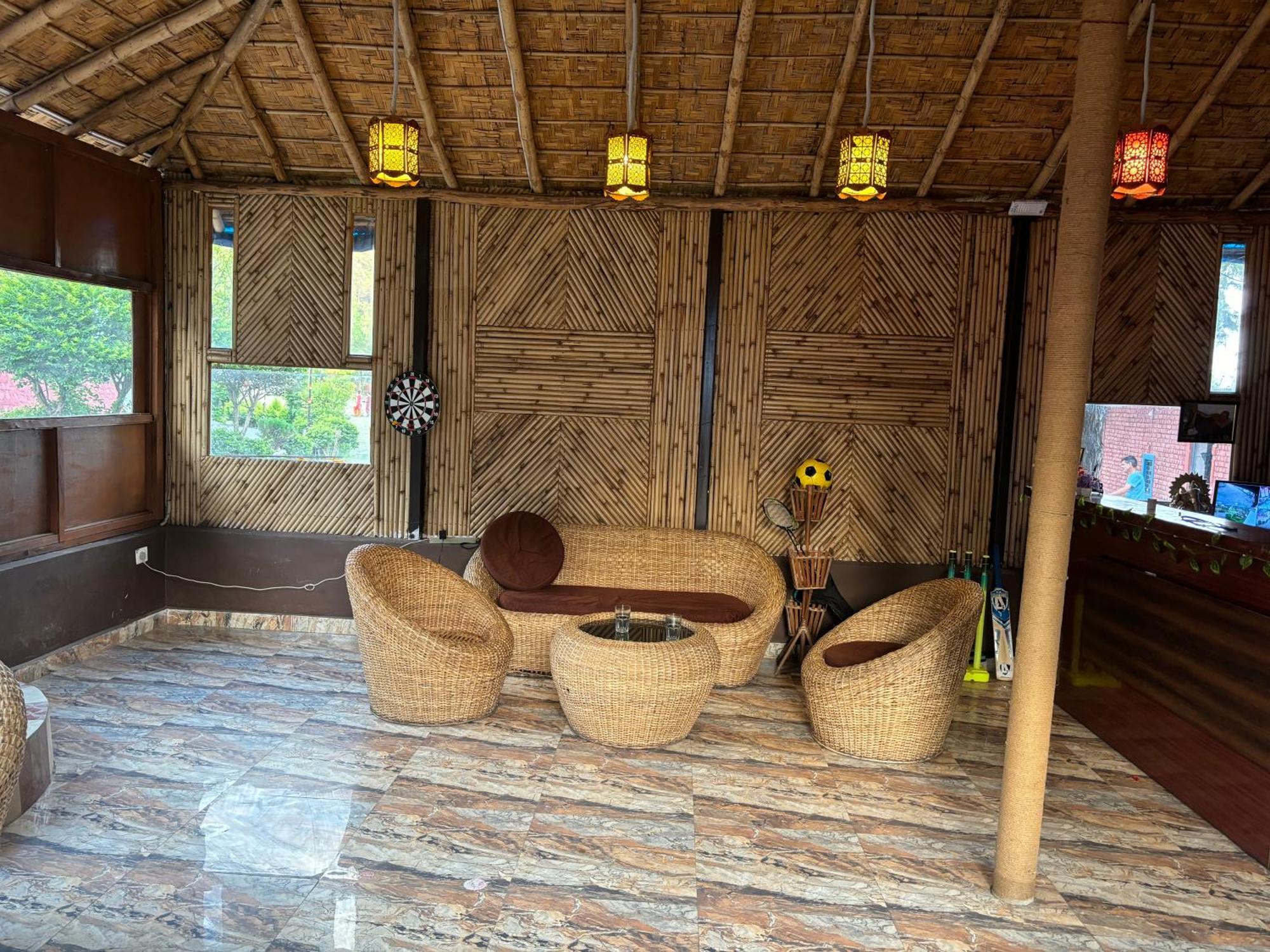 Shikha Resort Ewentbliz Bhīm Tāl Kültér fotó