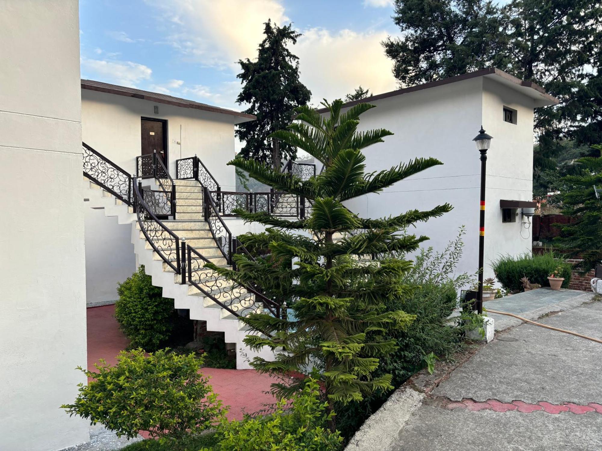 Shikha Resort Ewentbliz Bhīm Tāl Kültér fotó