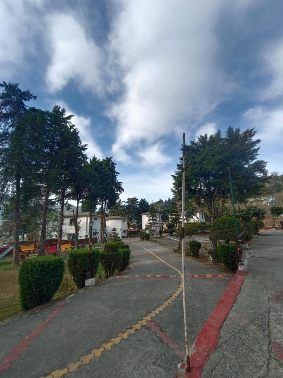 Shikha Resort Ewentbliz Bhīm Tāl Kültér fotó